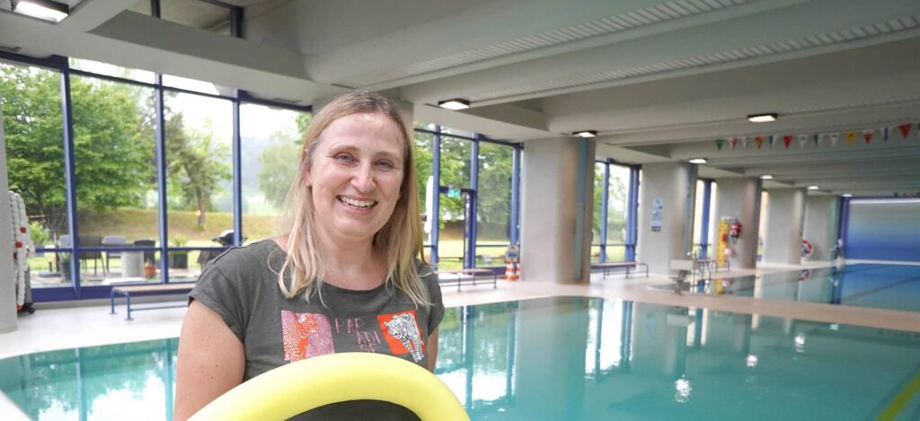 So lernen Kinder Schwimmen
